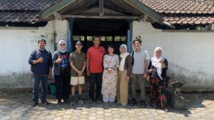 Kunjungan residensi Alyen Foning bersama Matrahita