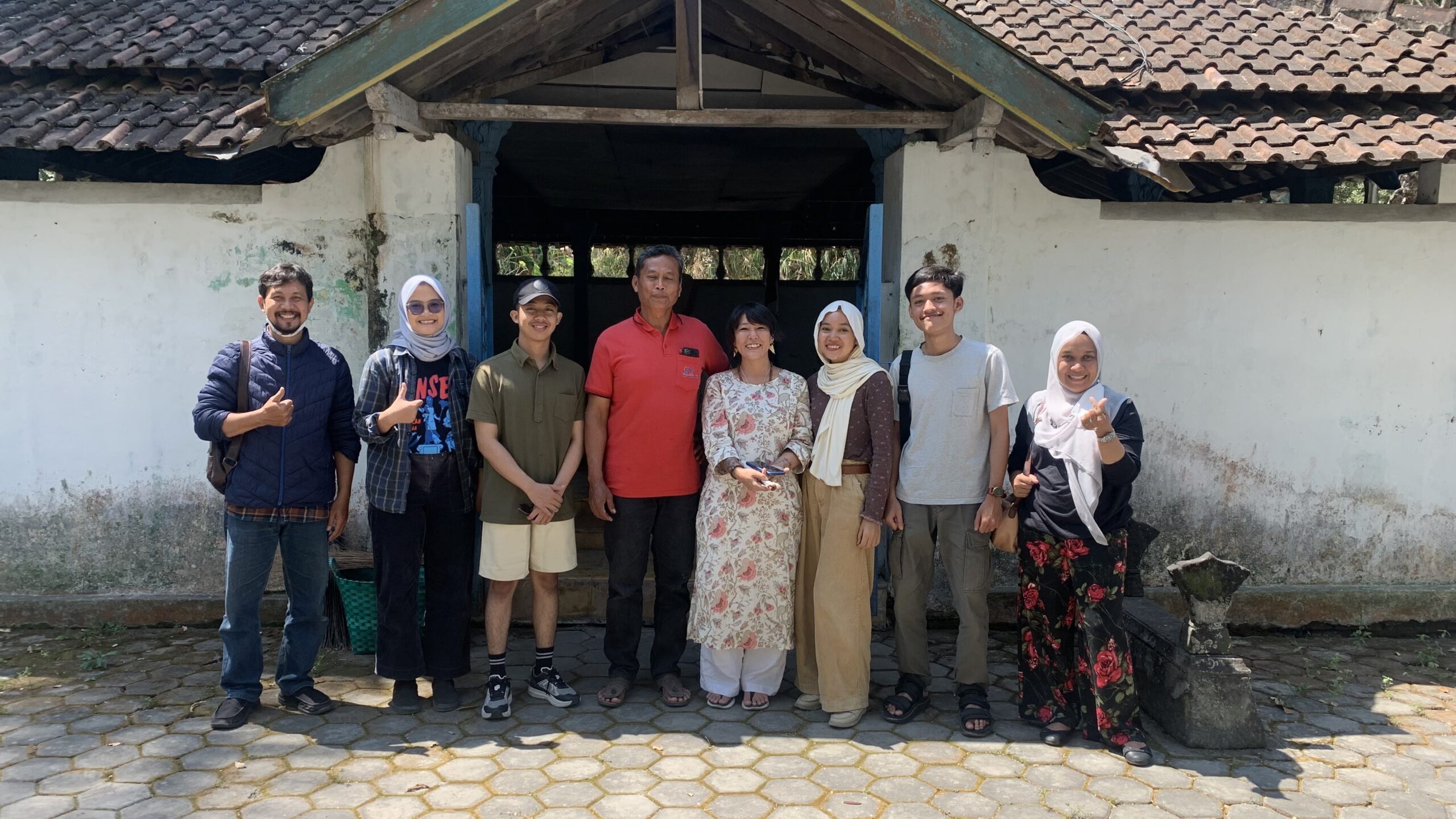 Kunjungan residensi Alyen Foning bersama Matrahita