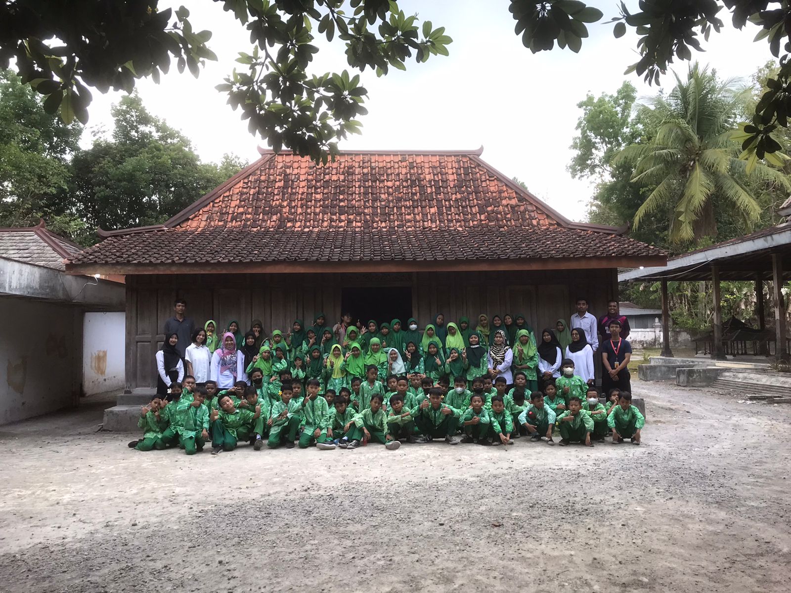 Pertunjukan Atatolong
